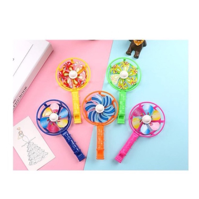 Chong chóng nhựa an toàn cho trẻ em