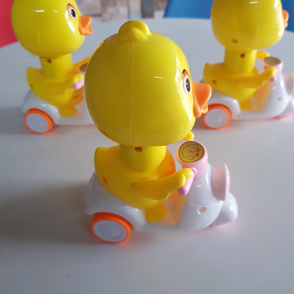 Đồ chơi Vịt chạy xe chỉ cần nhấn không cần pin dễ thương chơi vui