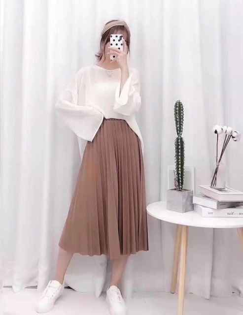 chân váy midi - chân váy xoè ( hình shop tự chụp )