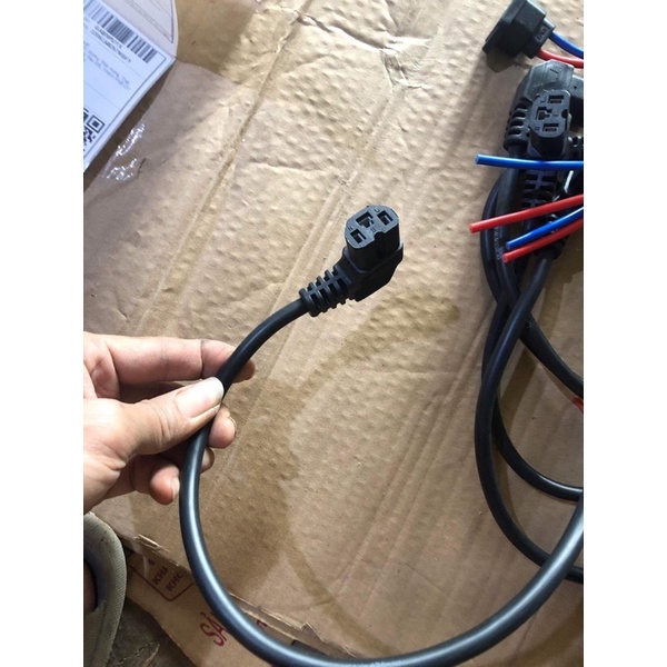 giắc cắm bình acquy ắc xe điện. trong và ngoài