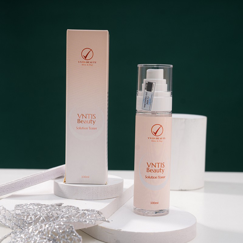 Toner cung câp độ ẩm cho da, làm se khít lỗ chân lông và giúp da trở nên mịn màng, căng tràn | BigBuy360 - bigbuy360.vn