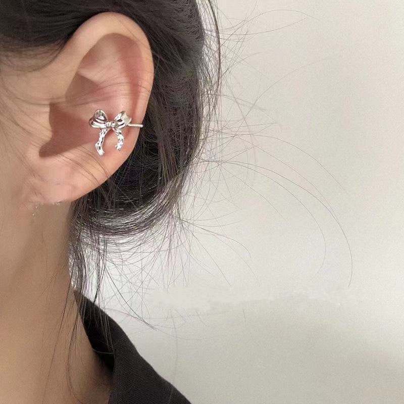 1 Bông Tai Hình Nơ Bằng Kim Loại Không Xỏ Lỗ Phong Cách Hàn Quốc Dành Cho Nữ