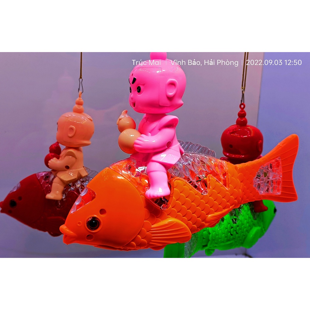 Đèn lồng trung thu Cá điện phát sáng, nhạc, vẫy đuôi chạy được đồ giải trí trung thu xách tay đa màu sắc