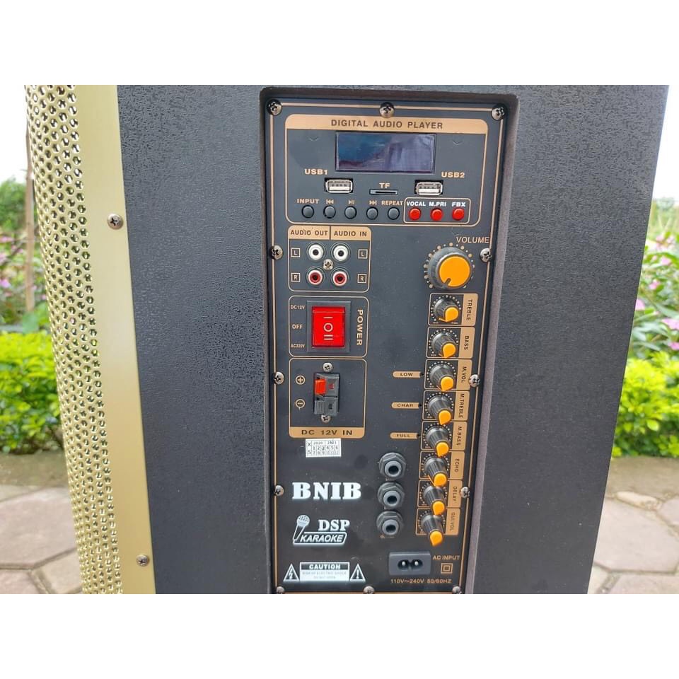 Loa karaoke hay giá rẻ, công suất lớn kèm micro kim loại UHF không dây. Đảm bảo hay, nhận hàng được kiểm tra.