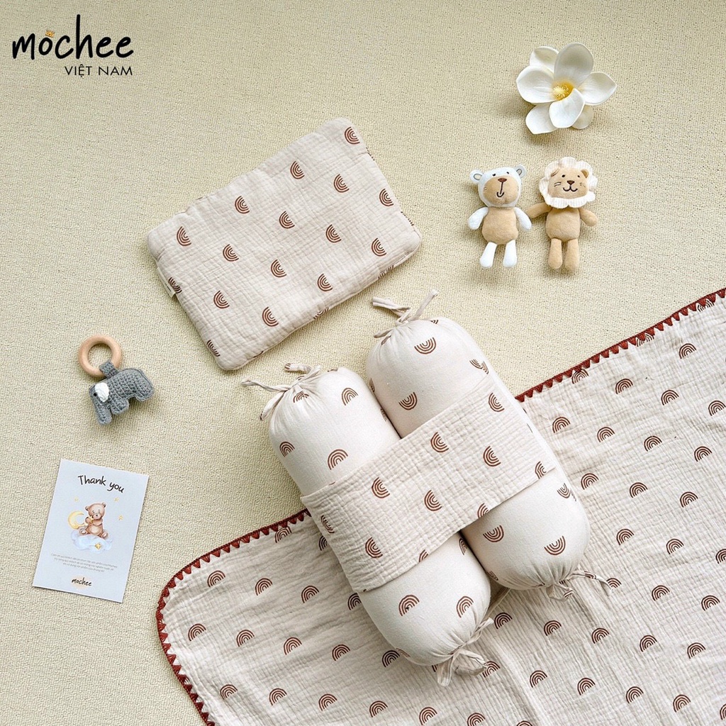 Chặn bông cho bé Mochee kèm gối , chặn bông vải xô họa tiết cao cấp - Monnie Kids