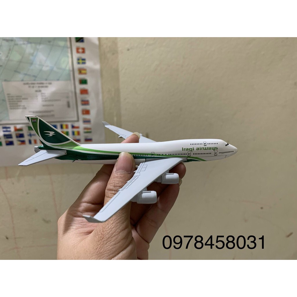 Mô hình máy bay Iraq 16cm + đế trưng bày