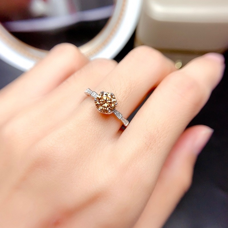 Nhẫn thời trang hình mũi tên thời trang màu vàng sâm banh Pt950