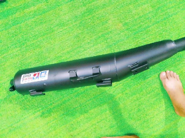 Pô uma racing v3 cho ex 150. Âm thanh hay trầm ấm!