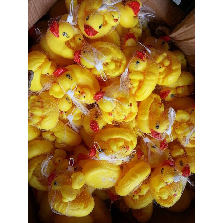 Set vịt bầy mẹ và 3 con bóp chít thả chậu tắm cho bé