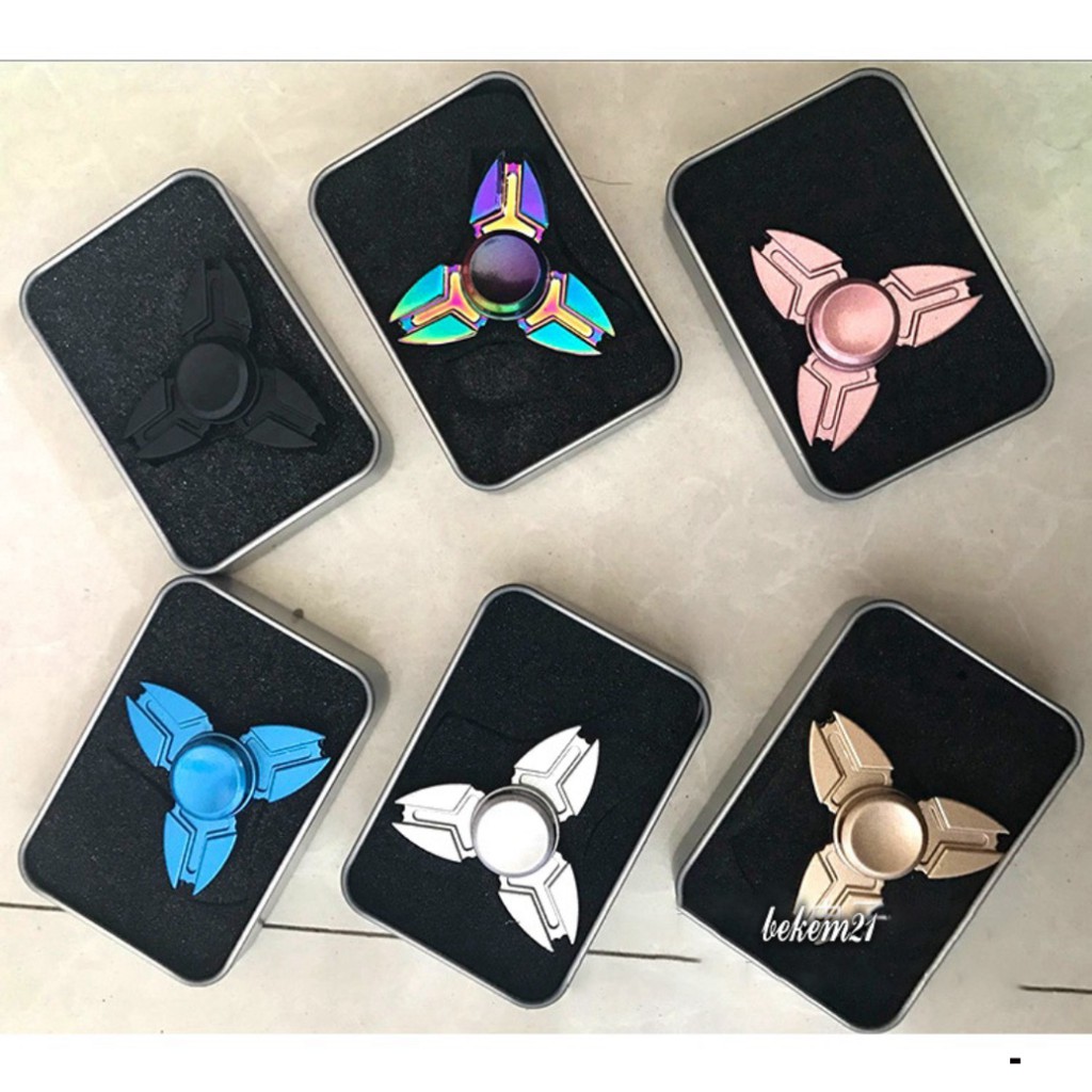 (KÈM HỘP ĐỰNG) SPINNER CON QUAY 3 CÁNH Nhiều Màu Sắc Kim loại Chơi Giải Trí Xả Stress Giảm Căng Thẳng Hiệu Quả Rubik