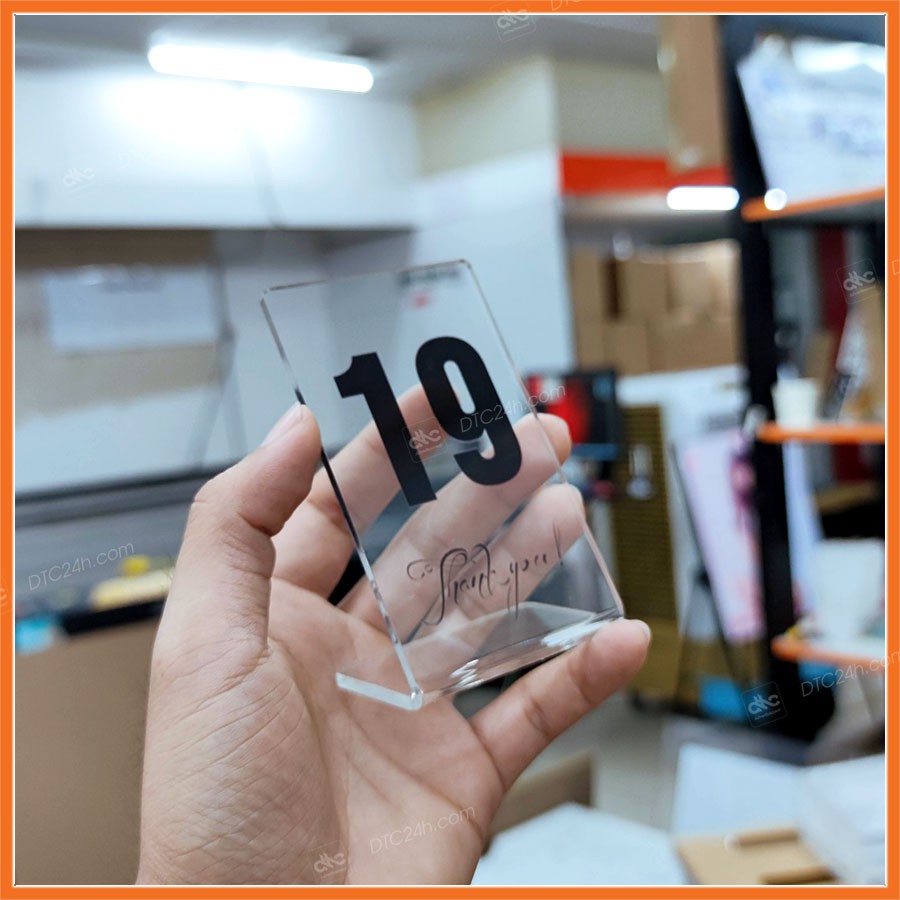 Combo 10 thẻ số bàn cà phê - Biển số bàn mica - Kệ số mica để bàn - Số 01 đến 50