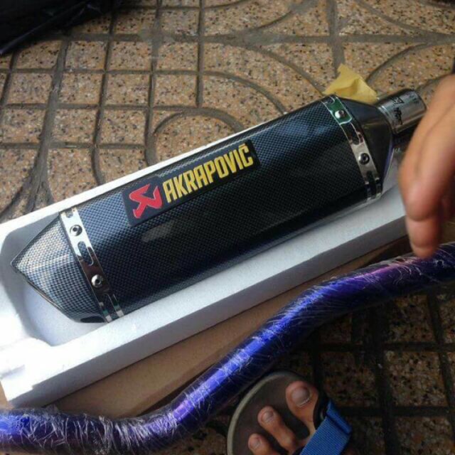 Bô Akrapovic hàng nhập khẩu