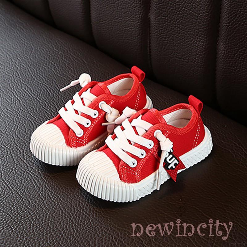 Giày thể thao đế mềm chống trượt in chữ phong cách Hàn Quốc cho trẻ em