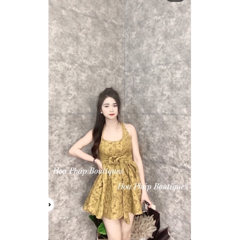 Váy gấm cổ yếm hở lưng dáng xoè siêu sexy quyến rũ