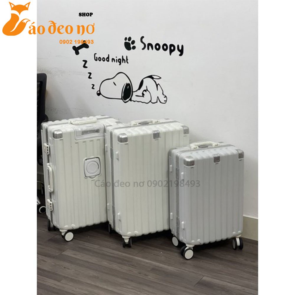 Sẵn trắng 22- Vali Du Lịch Khung Nhôm Đa Năng Chống Va Đập Kèm Khay Đựng Nước Và Cổng Sạc USB - Cáo Đeo Nơ