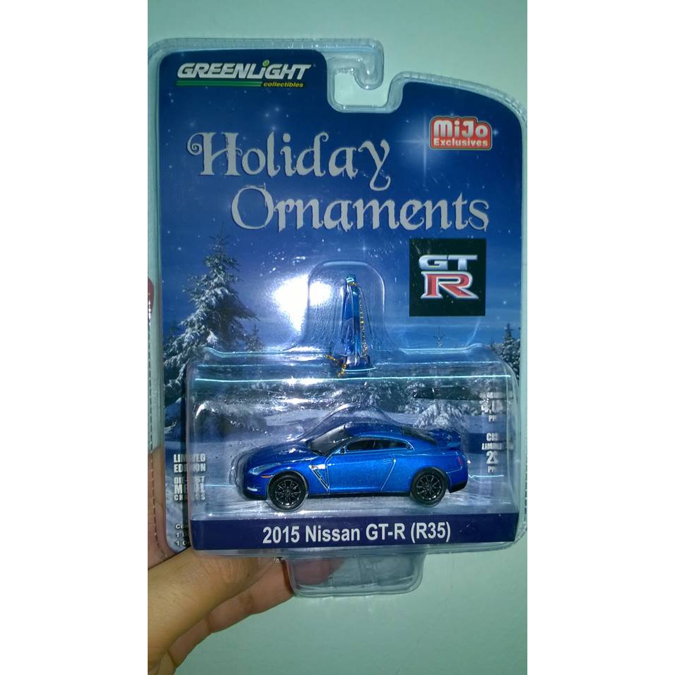 Xe mô hình Nissan R35 xanh dương dây treo trang trí - Greenlight 1/64