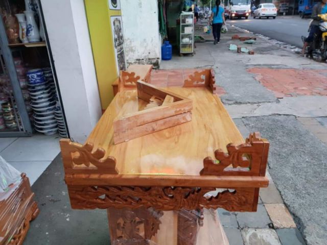 Bàn thờ treo tường gỗ căm xe mặt gỗ gõ đỏ ngang 80 cm gồm 1bộ ke đế