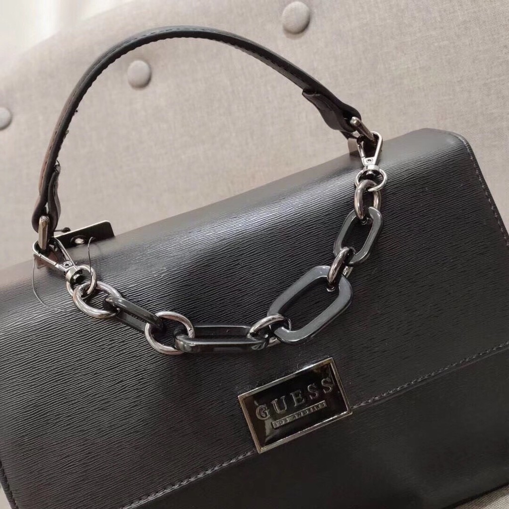 TÚI XÁCH GUESS NẮP CÔNG SỞ