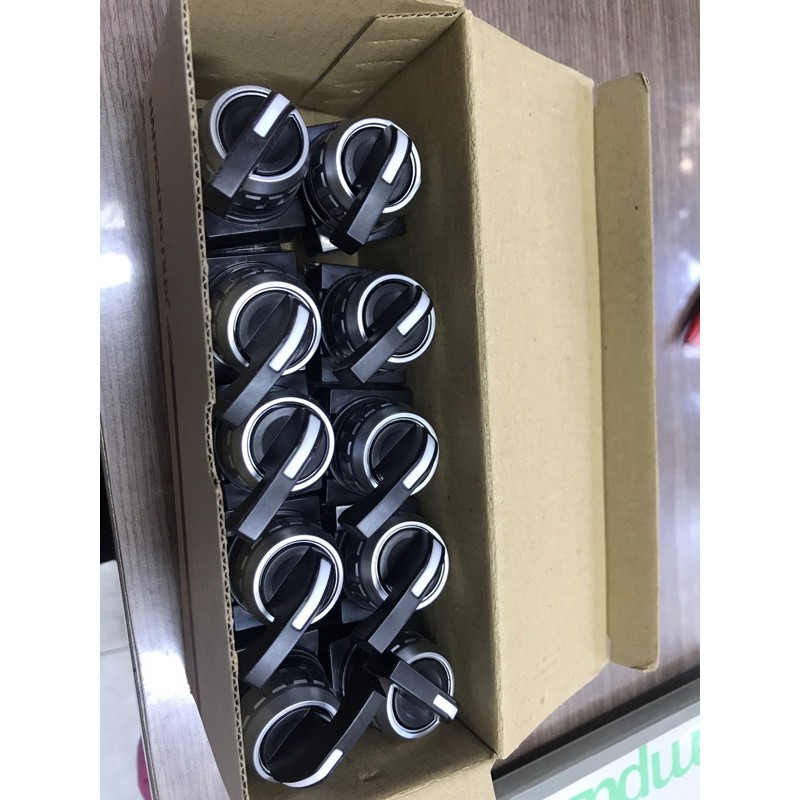 Công tắc 2-3 vị trí phi 25