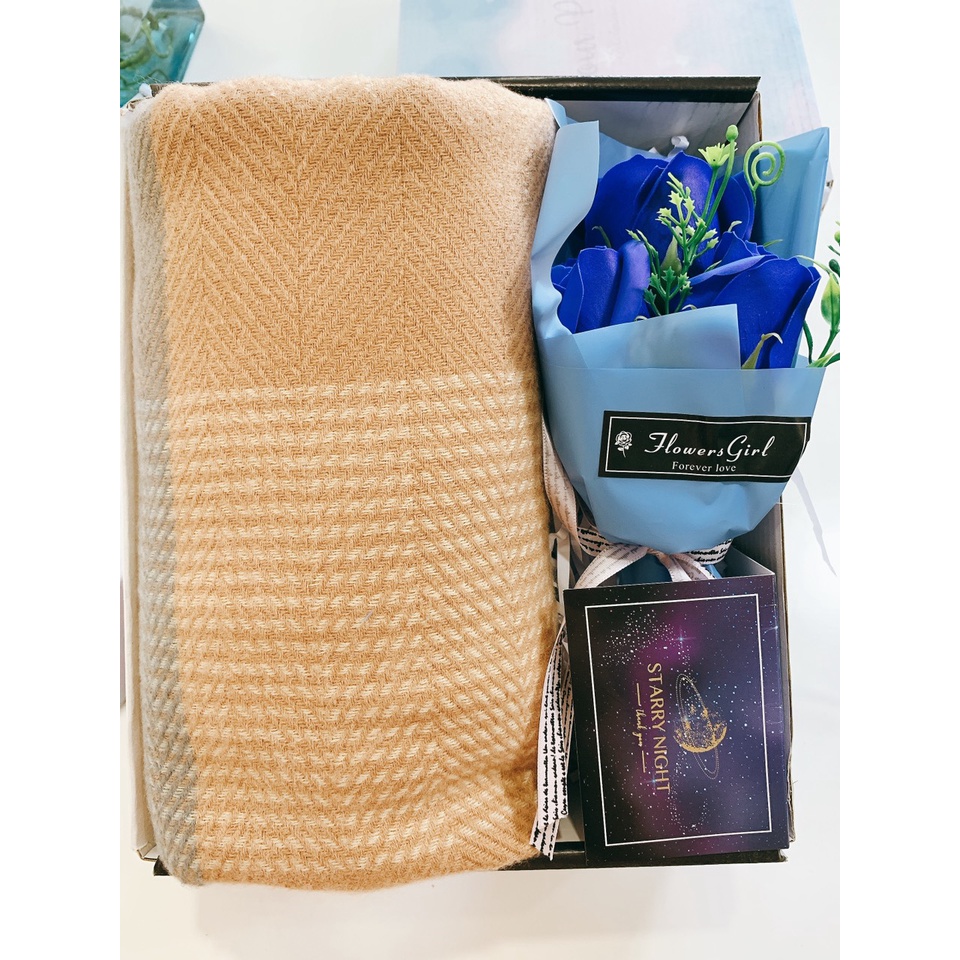 Hộp quà tặng sinh nhật gồm khăn và hoa sáp cao cấp, quà tặng cho bạn trai, bạn gái