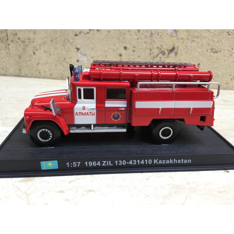 Mô hình xe CỨU HỎA 1964 ZIL 130 Kazakhstan 1:57