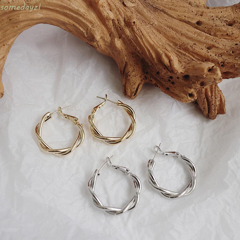 Khuyên Tai Nữ Hình Tròn Thời Trang