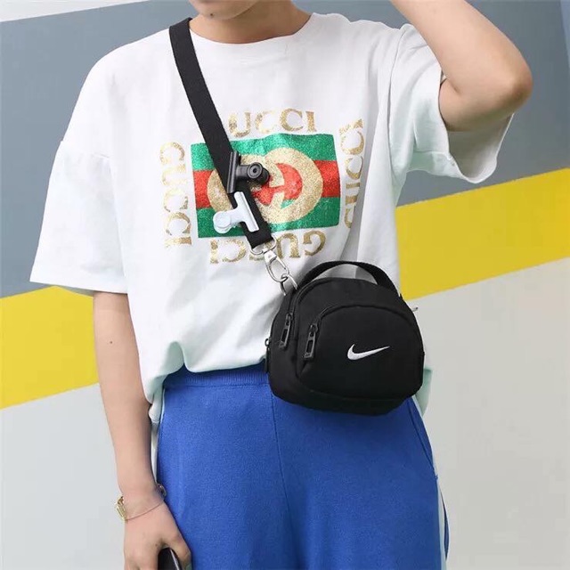 Túi đeo chéo nhỏ Nike