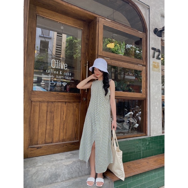 Váy 3 lỗ caro dúm eo