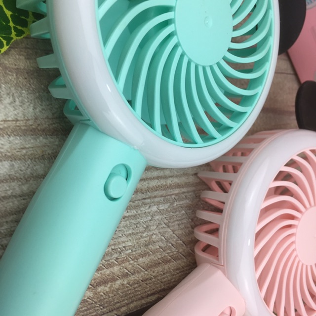 Quạt Cầm Tay Mini Funny F-666 Hình Gấu Trúc Nhiều Màu Sạc Tích Điện Chế Độ Mát Cực Mạnh Có Đèn Bắt Mắt | BigBuy360 - bigbuy360.vn