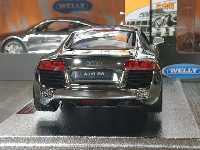 Xe Mô Hình Audi R8 Bóng Gương tỉ lệ 1/24 Welly