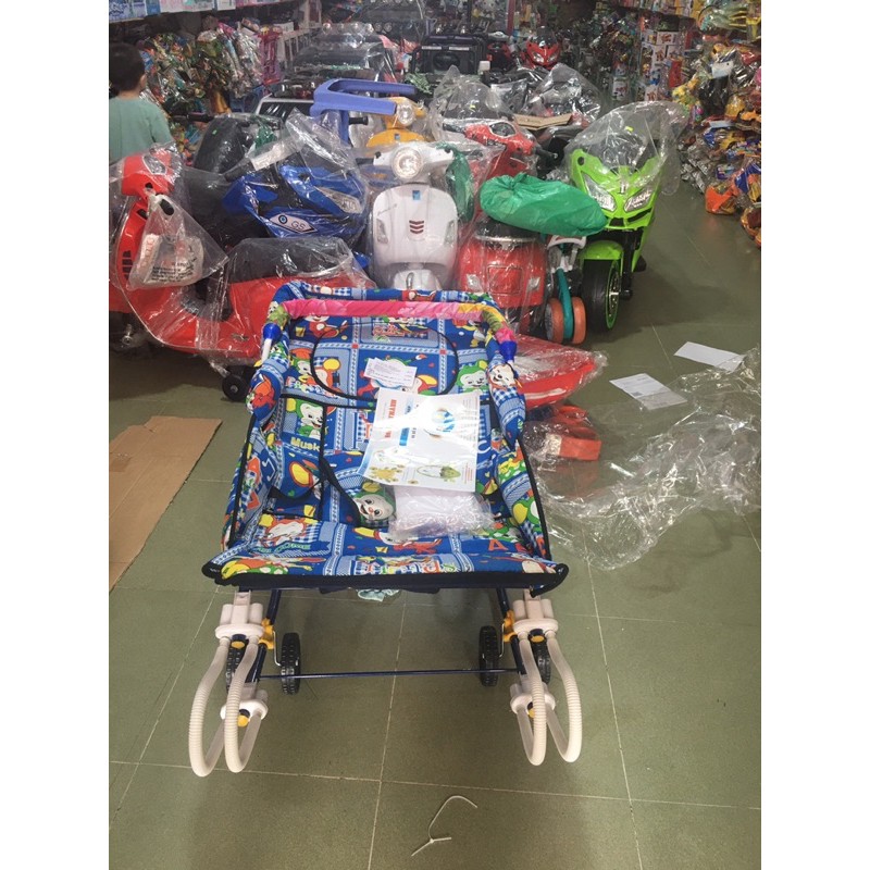 Xe 4 nhún ăn bột Hoàng Thành