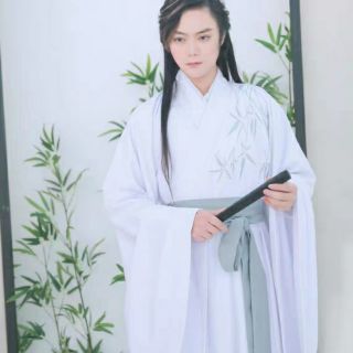 Set cổ trang thêu trúc