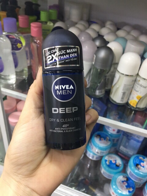 Lăn ngăn mùi than đen hoạt tính cho nam Nivea Men Deep Dry & Clean Feel