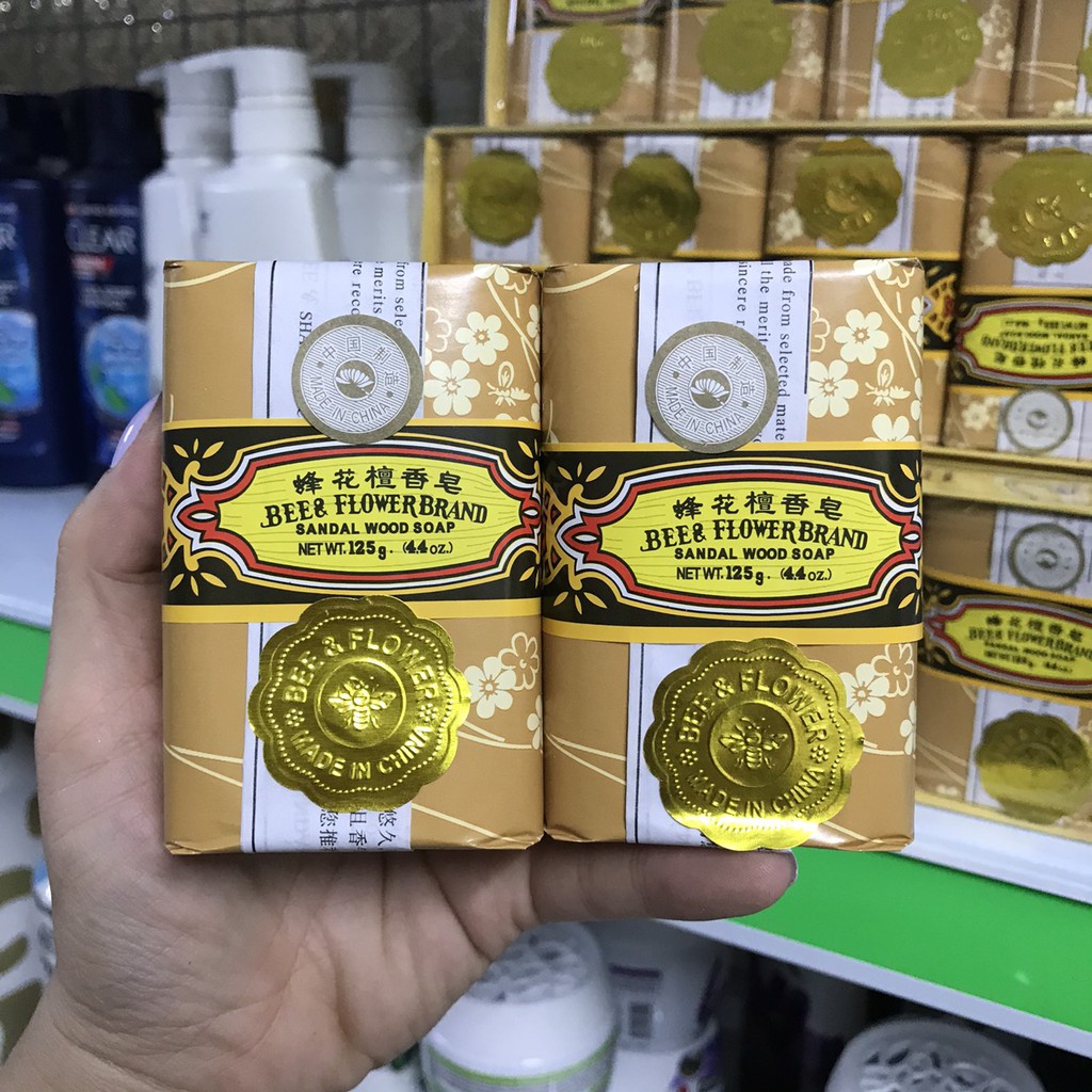 Xà bông thơm con ong - mùi trầm hương - hàng Thái Lan (1 lốc / 4 cục)