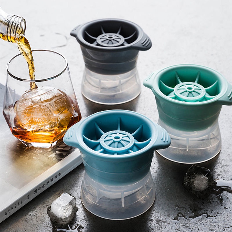 Khuôn silicone làm đá viên hình cầu 3D dành cho pha whisky tại quầy bar