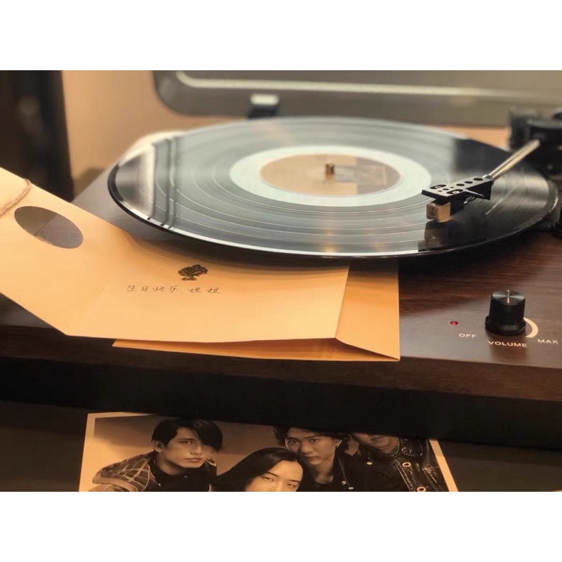 Máy nghe nhạc đĩa than Syitren Tammi chính hãng và tặng kèm đĩa than cổ điển khi mua máy