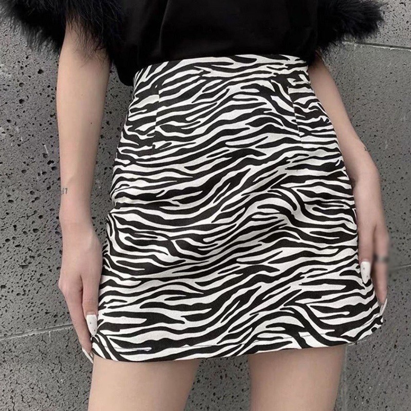 Chân váy chữ A họa tiết cá tính thời trang cho nữ | BigBuy360 - bigbuy360.vn