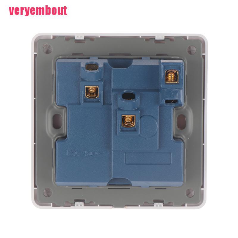 Ổ Cắm Điện Gắn Tường Đa Năng Với Công Tắc Đèn LED 5 Lỗ Cắm USB