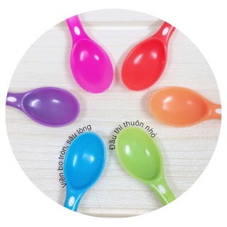 Thìa mềm Munchkin cho bé ăn dặm, thìa ăn dặm chất liệu nhựa PP nhiều màu sắc [Giá bán 1 chiếc]