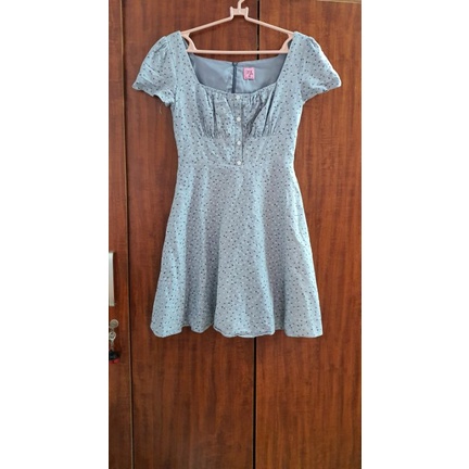 đầm lep' cổ vuông