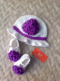 Set nón và giày len hanmade