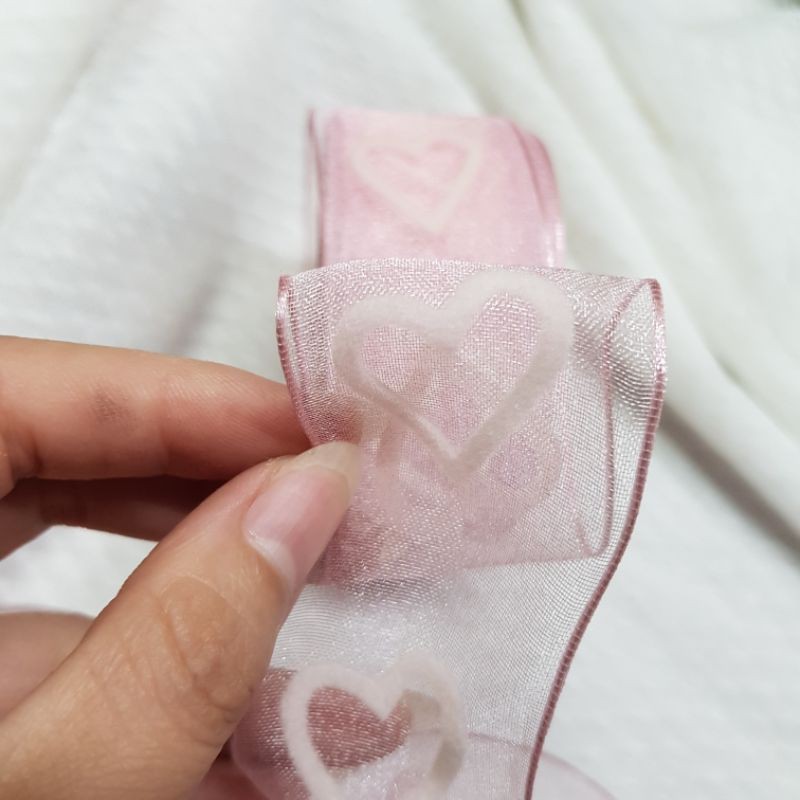 Ruy băng voan họa tiết trái tim