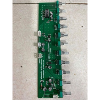 Mạch âm vang kỹ thuật số hiệu suất cao sử dụng RAM 44-Kbit.