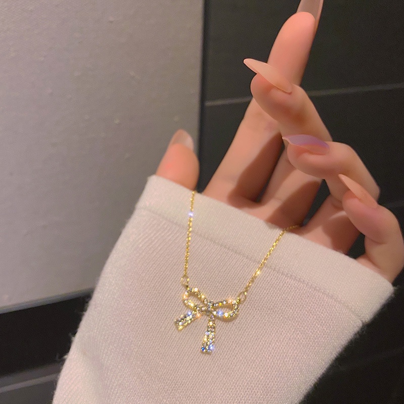 Vòng cổ Mặt Hình Bướm Đính Đá Kim Cương Mới 2021