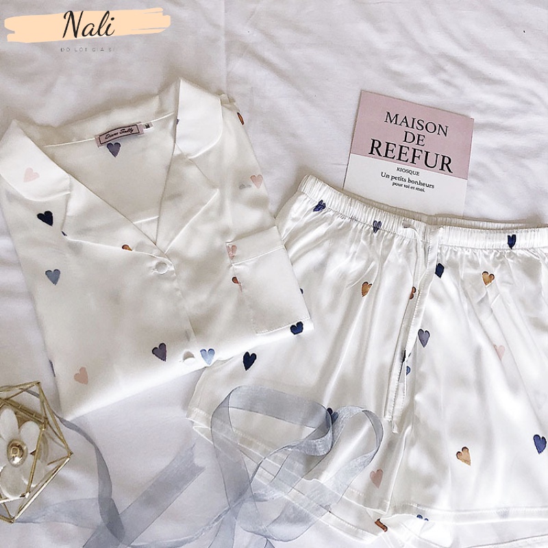 Bộ pijama cộc tay lụa satin hình trái tim dễ thương, bộ đồ ngủ đồ bộ đùi mặc nhà trái tim 4 màu siêu đẹp NL116 | BigBuy360 - bigbuy360.vn