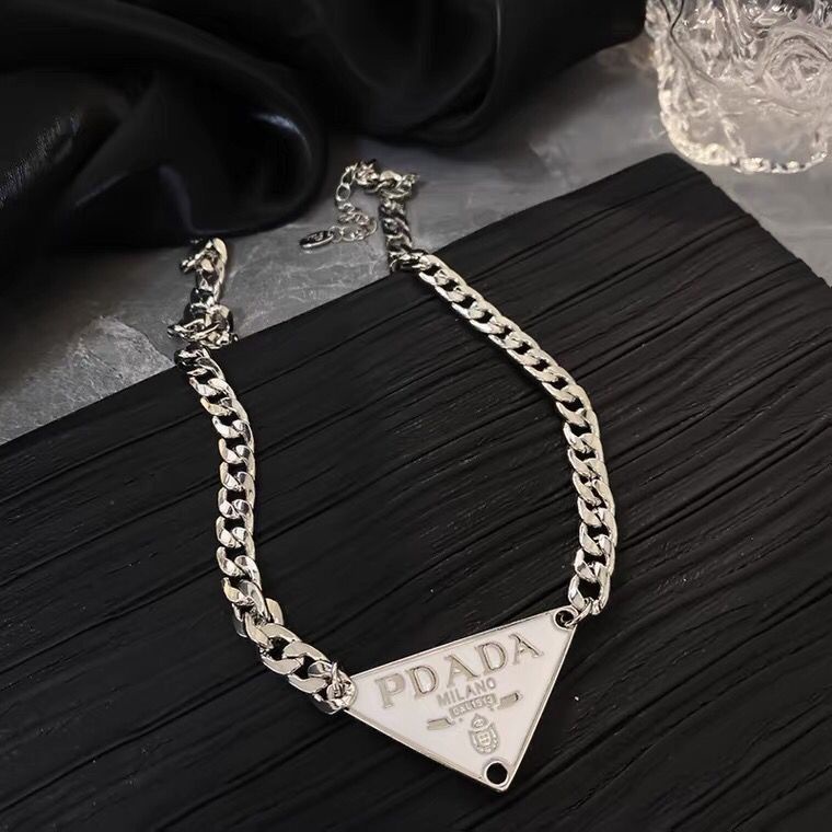 Dây Chuyền Hai Lớp Bằng Kim Loại Mặt Hình Tam Giác In Chữ Sang Trọng