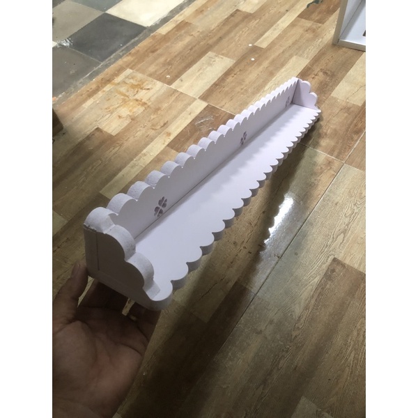 Kệ sơn nail treo tường hoa văn