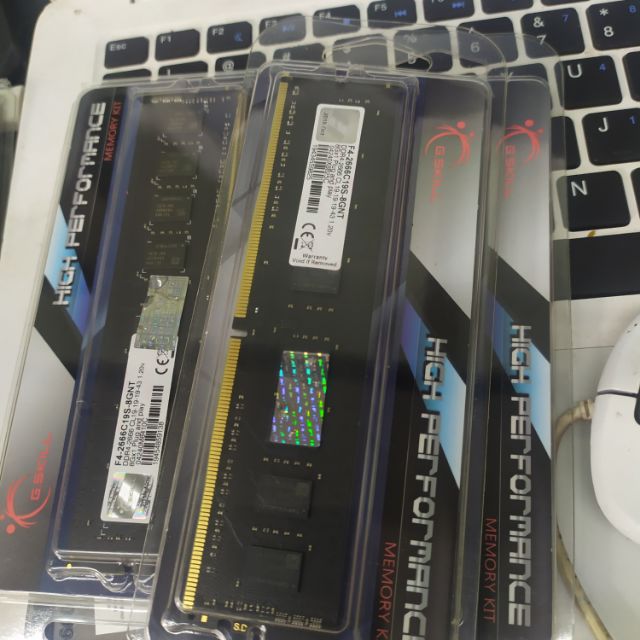 Ram ddr4 8g Gskill bus 2666 tem mai hoàng Mới bảo hành 36 tháng