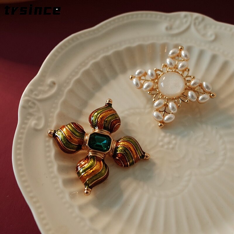 Ghim Cài Áo Đính Ngọc Trai Giả Thời Trang Nữ