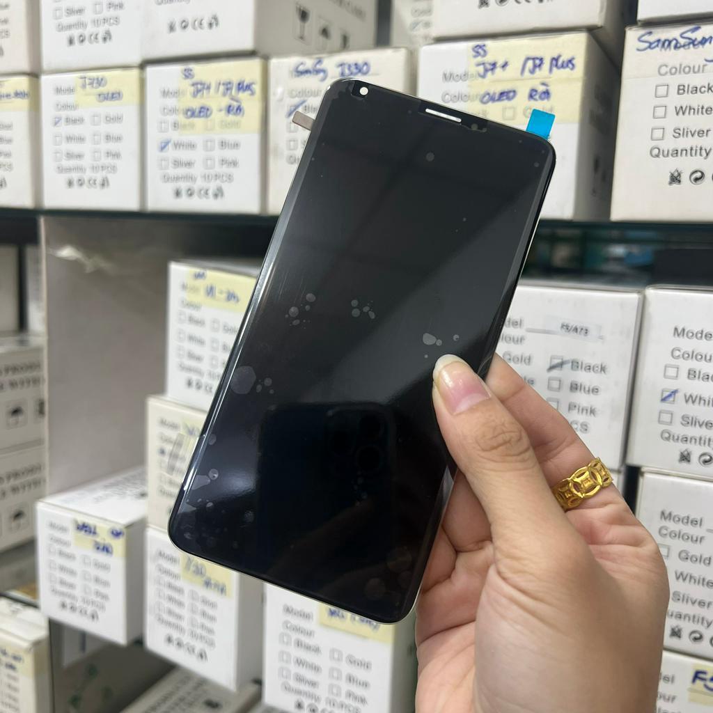 Màn hình LG V30